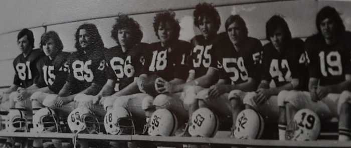 From left to right: #87 Marc Nichols, #15 Tim Layden, #85 Jim McKee, #66 Steve Toben, #18 Marty Gordon, #35 Bill Greco, #59 Tim Nichols, #42 Ray Greenwood, #19 Bob Shovah